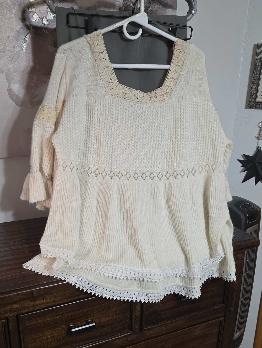 POL Cream Knit Peplum Top with Lace Trim L Ptp 24
